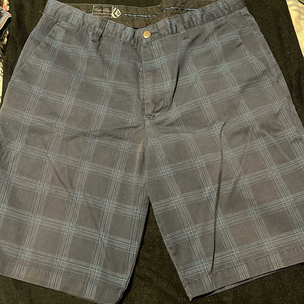 Volcom Corpo Class shorts men size 36